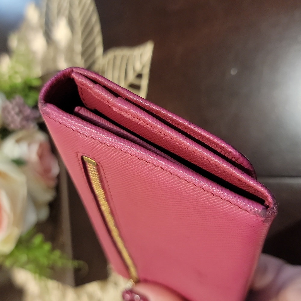 Authentic Prada Saffiano wallet - Picture 3 of 10